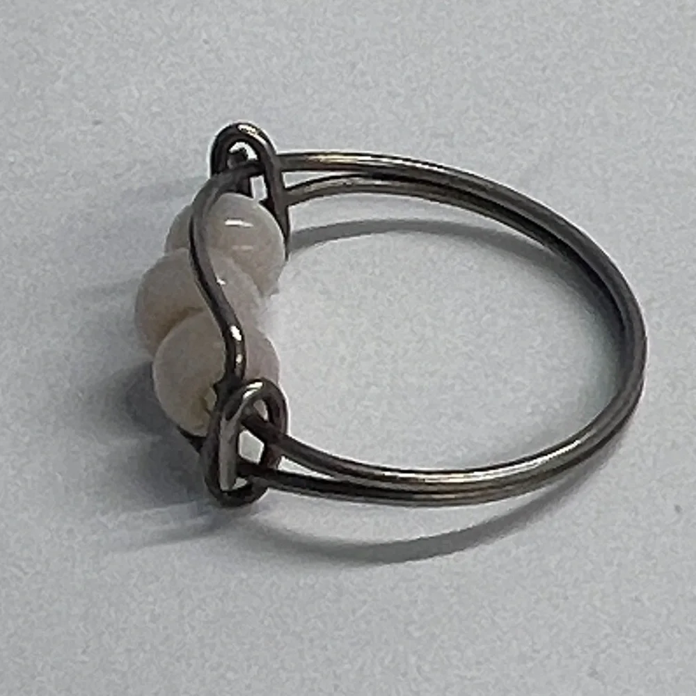 Silvertone Metal Pearlescent Beads Size 5 Ring
